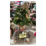 Table top burlap tree, pine cone decorations