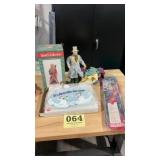 Christmas figurines, cute hanging snowman plaque,