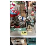 Lot of Christmas decorations, large pine cones