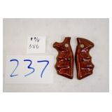 S&W 2 PIECE WOOD GRIP FROM S&W 686