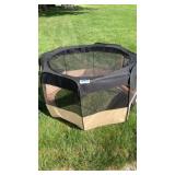 Pet enclosure