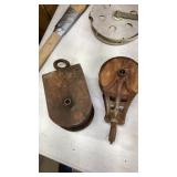 2 wooden pulley