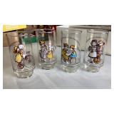 4 Holly Hobby. Glasses