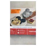 Mickey Mouse cake pan - NEW