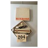 Die cast Winross Bird in hand restaurant
