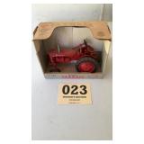 Die cast ERTL mcCormick international Farmall