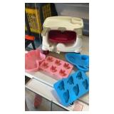 Foldable booster chair and molds