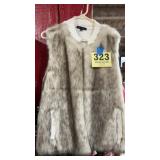 Very nice Fur vest with pockets