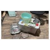 Kitchen lot some Pyrex glassware, baked pans,