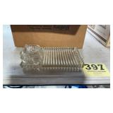 Set a vintage glassware serving set