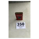 Velvet tobacco tin