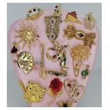 18 Designer Pins
