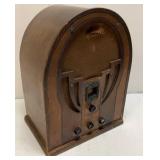 1935 Philco Model 60B Cathedral Tube Type Radio
