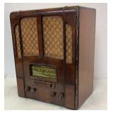 Antique Westinghouse Tube Type Tombstone Radio