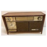 Mid-Century GE Model C1560A Clock Radio