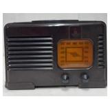 Art Deco Emerson Model DW330B Bakelite Radio