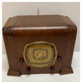 c1937 Detrola Model 139 Tube Type Radio