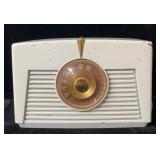 1948 Art Deco RCA Model 8-X-547 Tube Type Radio
