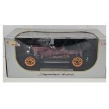 Signature 1:18 Die cast 1917 Reo Touring Car