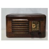 RCA Model 46X3 Wooden Cabinet Tube Type Radio