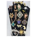 23 pcs of Antique to Vintage Jewelry