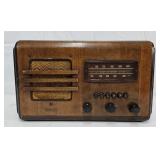 Delco Model R-1140 Wooden Cabinet Tube Type Radio