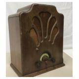 Sparton Mod. 10 Art Deco Tombstone Tube Type Radio