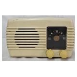 Lang Model 1040 Tube Type Table Top Radio