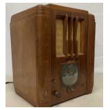 Silvertone Model 1955 Tombstone Tube Type Radio