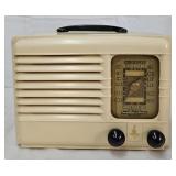 Emerson Model DB301 Bakelite Tube Type Radio