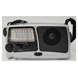 Dynamo Rechargeable World Radio