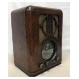 Zenith Model 6-S-229 Tombstone Tube Type Radio