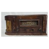 Sparton Model GAM-26A Wooden Tube Type Radio