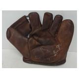 1940ï¿½s Wilson Ball Hawk A2130 Noren Baseball Glove