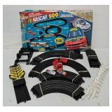Life Like Nascar 500 HO Slot Car Set with 2 Cars