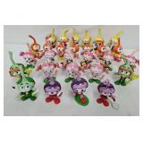 (28) 1983 and 1984 PVC Snorks Toy Figures