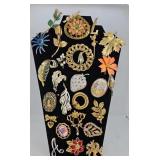 28 Designer Pins / Brooches