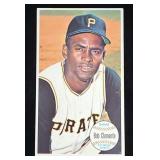 1964T Giant #11 Roberto Clements Baseball Card