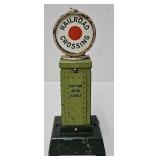Train- Pre-War Lionel #87 Flashing Crossing Signal