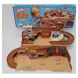 1980 Hot Wheels City Sto & Go Set w/OB