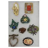 (8) Asst Brooches