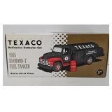 1st Gear 1:34 Die Cast Texaco Diamond-T Tanker