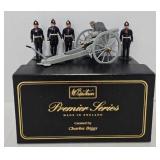 Britains #8913 Die Cast 4.5 Howitzer w/4 Men