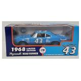 Autographed 1:18 Richard Petty 