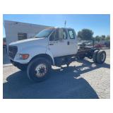 2000 Ford F-750 XLT Super Duty Truck