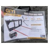 New GIYI Quick Attach Bale Spears
