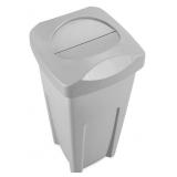 Rubbermaid Universal Container With Lid 23gal