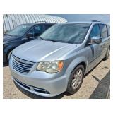 2011 Chrysler Town and Count Touring-L
