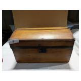 Wooden Trunk - Salesman