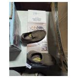 4-Tier Shoe Rack & Size 9.5 Skechers